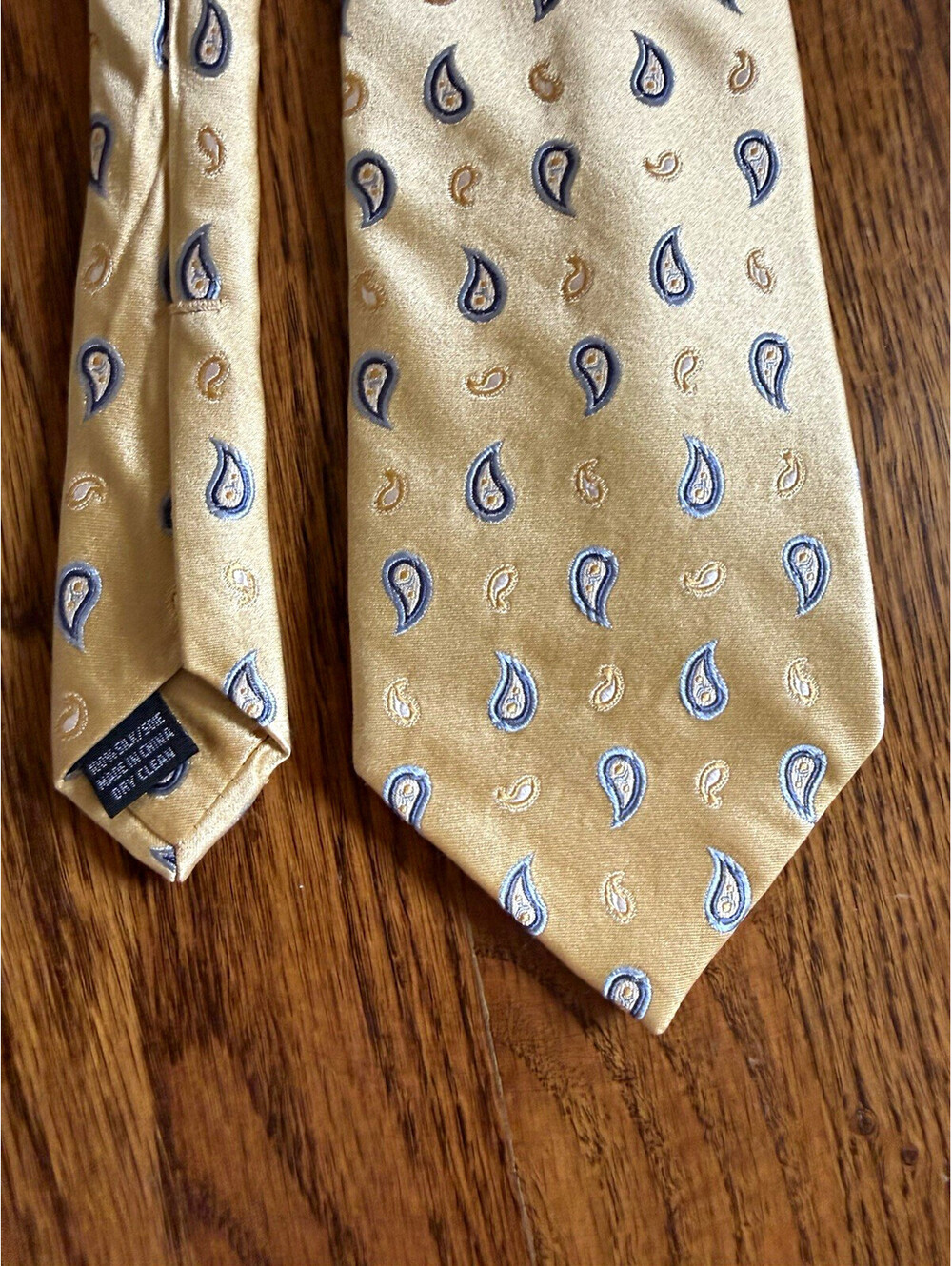 Saks Fifth Avenue 100% Silk Woven Gold Blue Beige Paisley Men’s Tie Classic